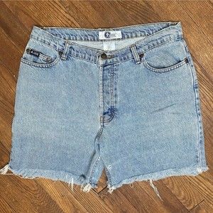 Arizona Jean Company Distressed Denim Light Wash Cut Off Jean Shorts Size 11/31